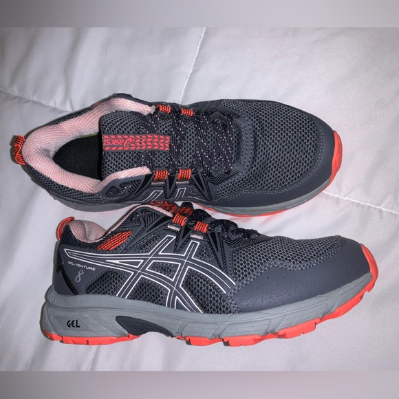 ASICS - Picture 1 of 5